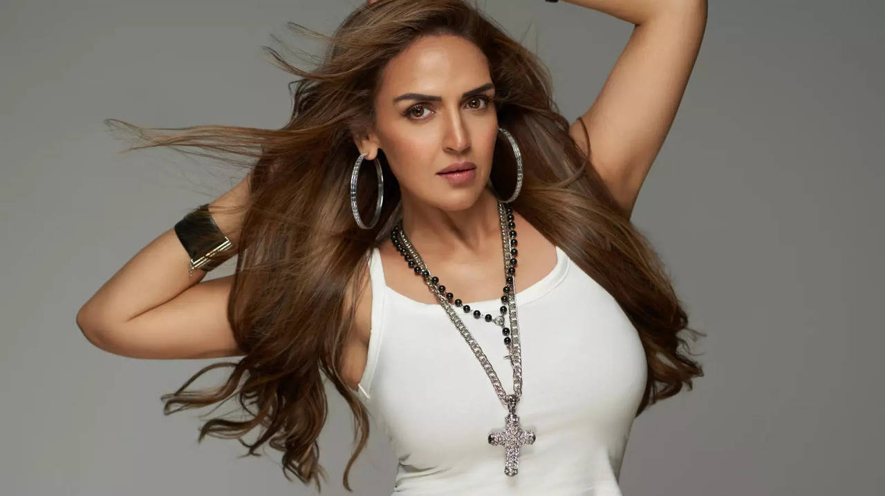 Esha Deol Is Excited For 'Challenging Roles'. Reveals Her Favourite 2024 Films, One Has SRK Connection