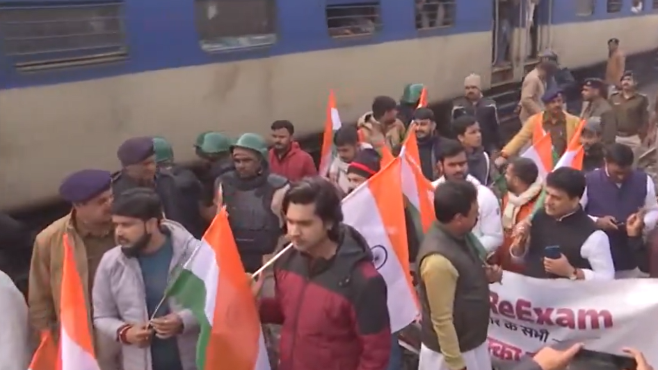 Protestants blocking the railway