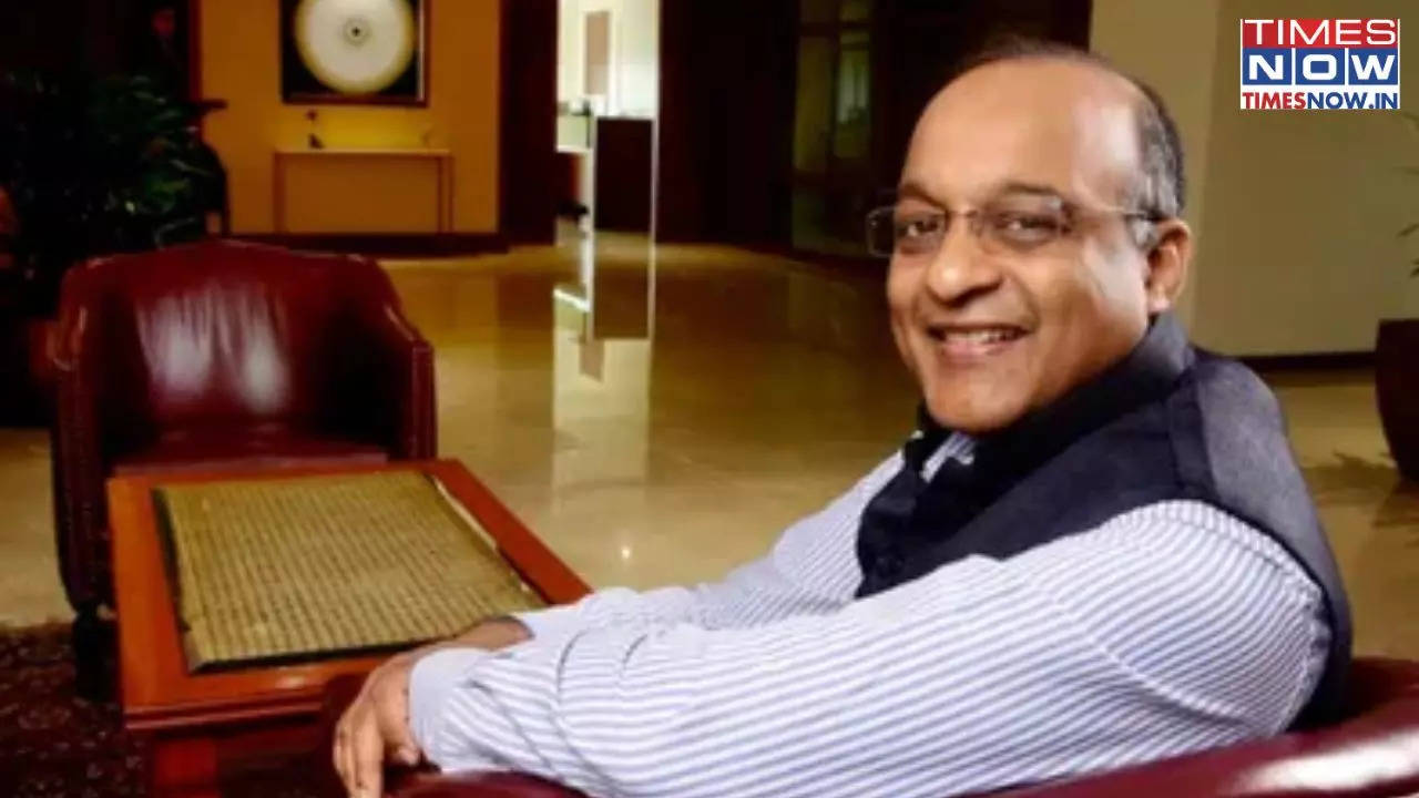 Sashidhar Jagdishan, a Mumbai University alumnus and Chartered Accountant, is the CEO and MD of HDFC Bank