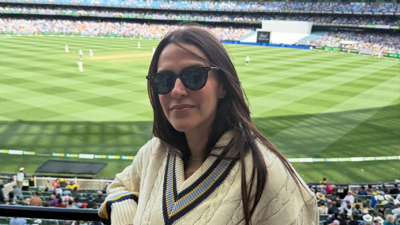 Neha Dhupia Sports Father-In-Law's Bishan Singh Bedi's Cricket Jersey While Watching Ind vs AUS Match: We Miss You Dad