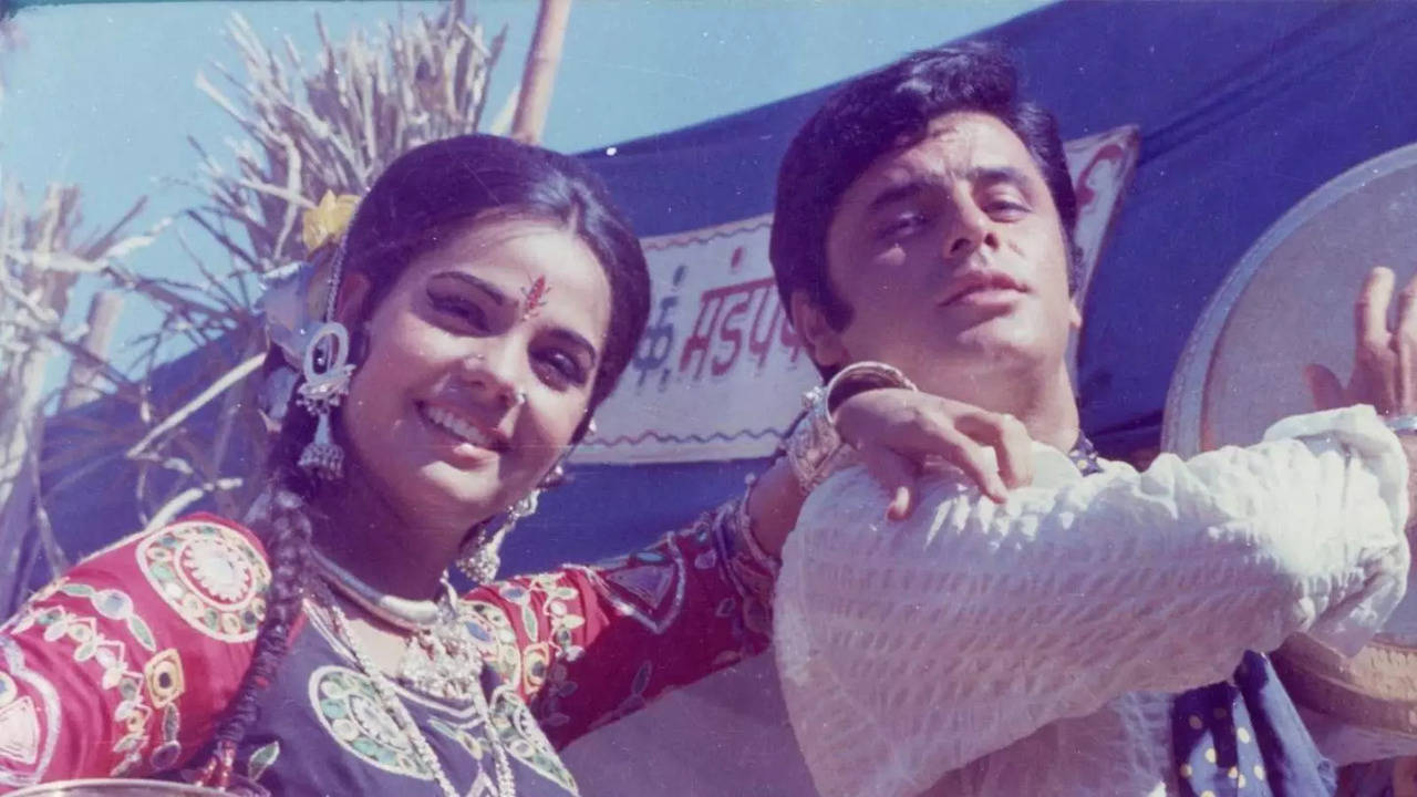 Mumtaz Wishes Her Last Hero Sanjay Khan On Birthday: I Know Abbas Will Be There....