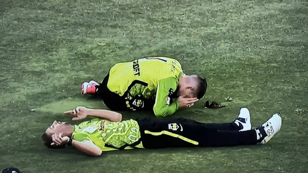 Scary Scenes In BBL As Cameron Bancroft, Daniel Sams Suffer Nasty Injuries After Brutal Collision