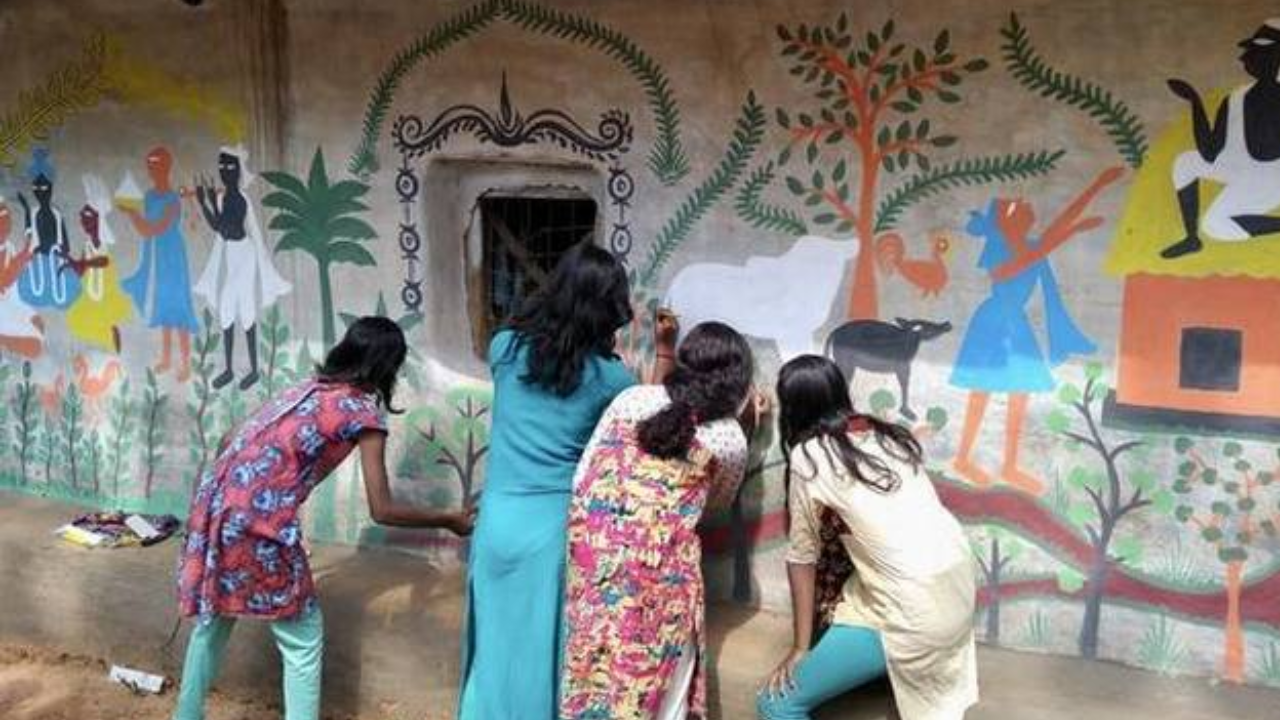 Young artists at Lalbazar