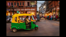Sorry Girls Chennai Auto Driver sets standards of loyalty, take desi notes