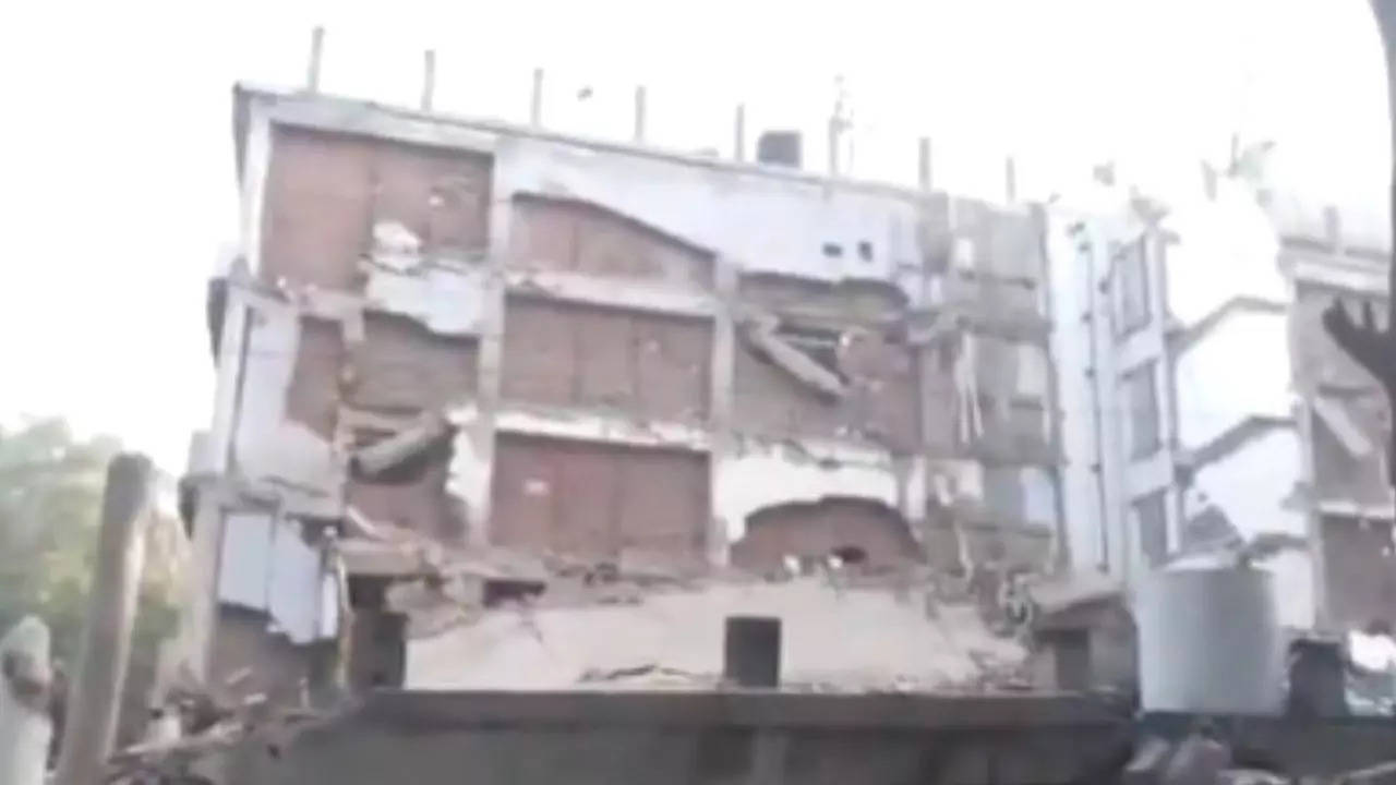 building collapses in chandigarh -video