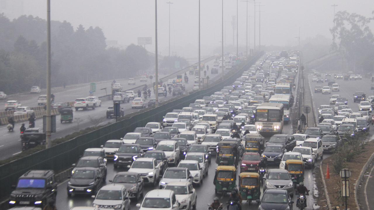 Less Fog In Delhi After Light Rain Clears Skies, Visibility Improves; See Tomorrow&#x27;s IMD Forecast