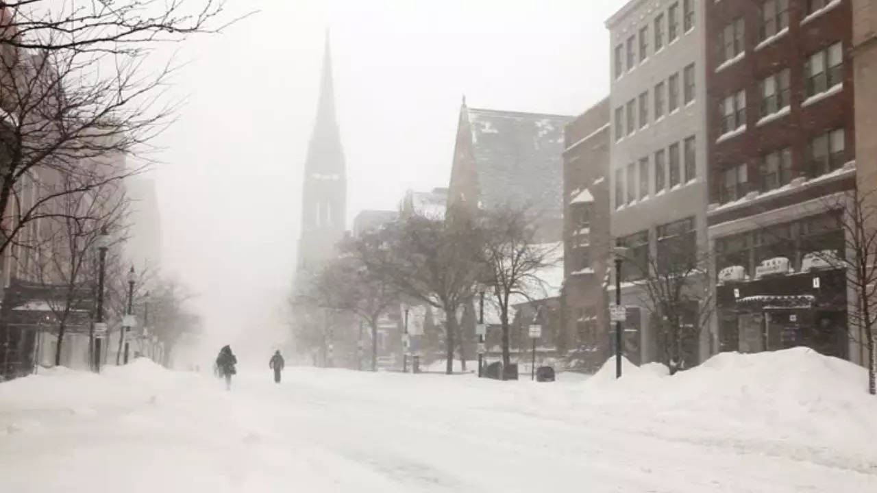 Emergency Declared In 3 US States As Massive Winter Storm Hits —How To Protect Yourself From Extreme Weather