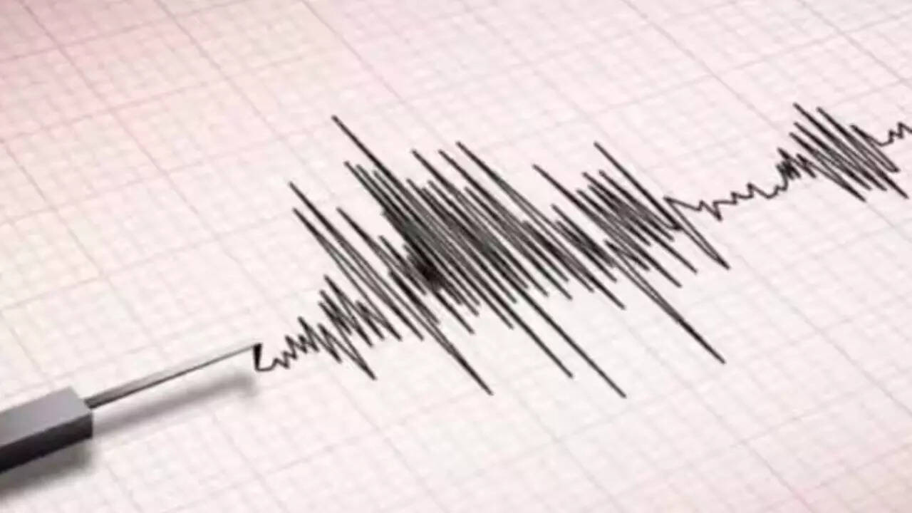 earthquake in kolkata today tremors felt  as nepal tibet hit with magnitude 7.2