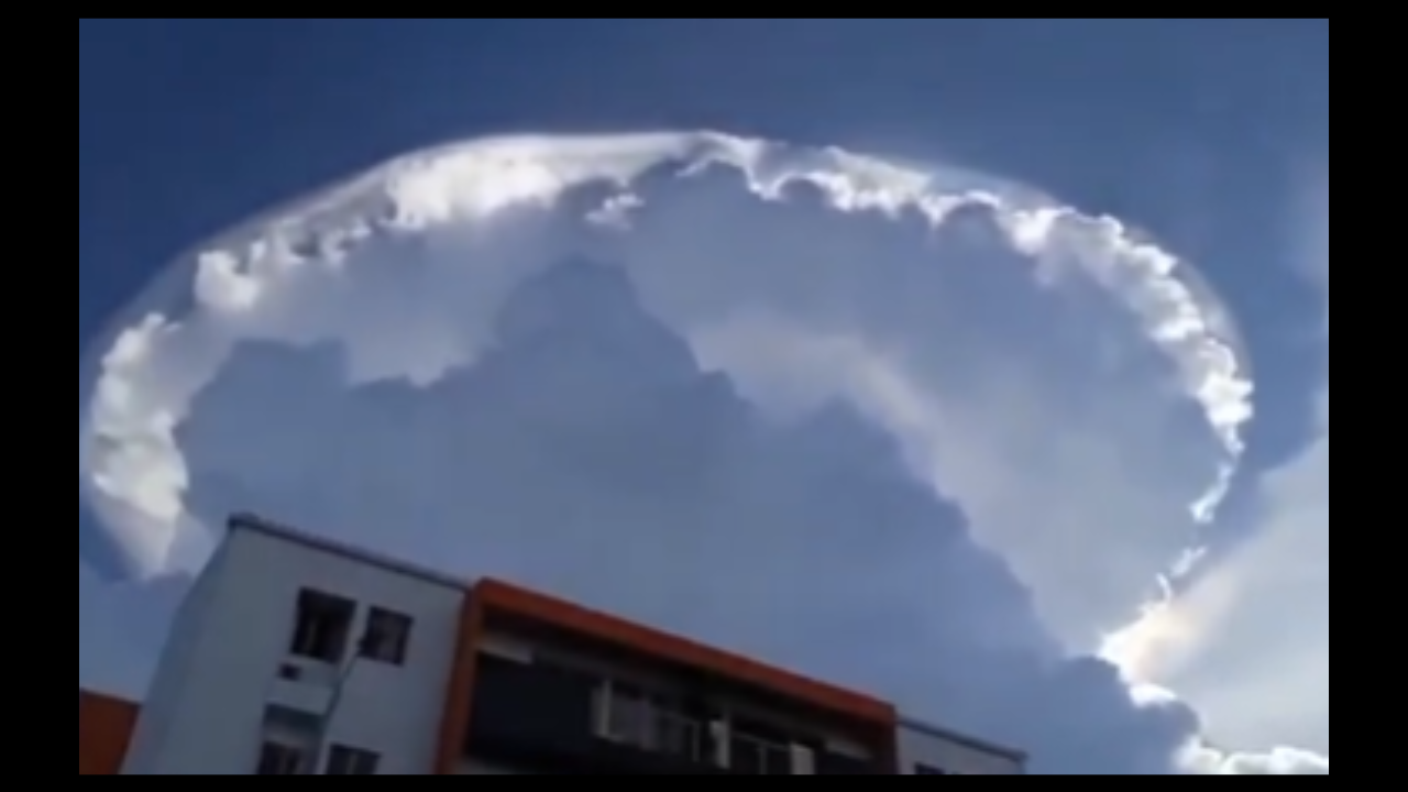 Strange cloud formation brings back ‘aliens’-related speculations.