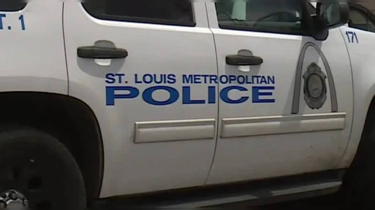 St Louis Police Cops Mishap.