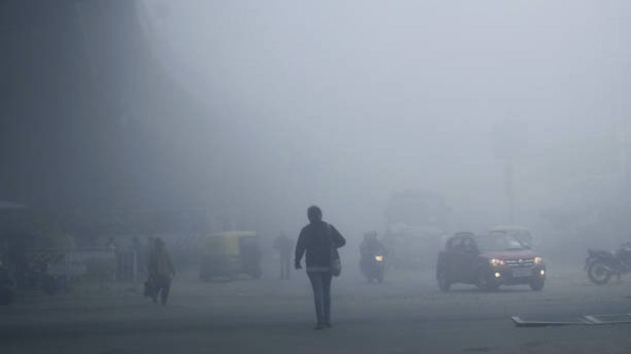 pune weather today: imd predicts morning fog, clear skies later; no orange alert like delhio
