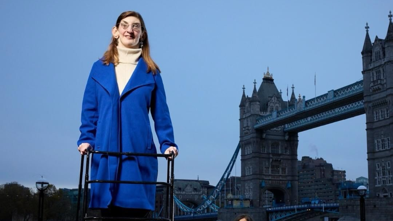 World's Tallest Woman Rumeysa Gelgi 