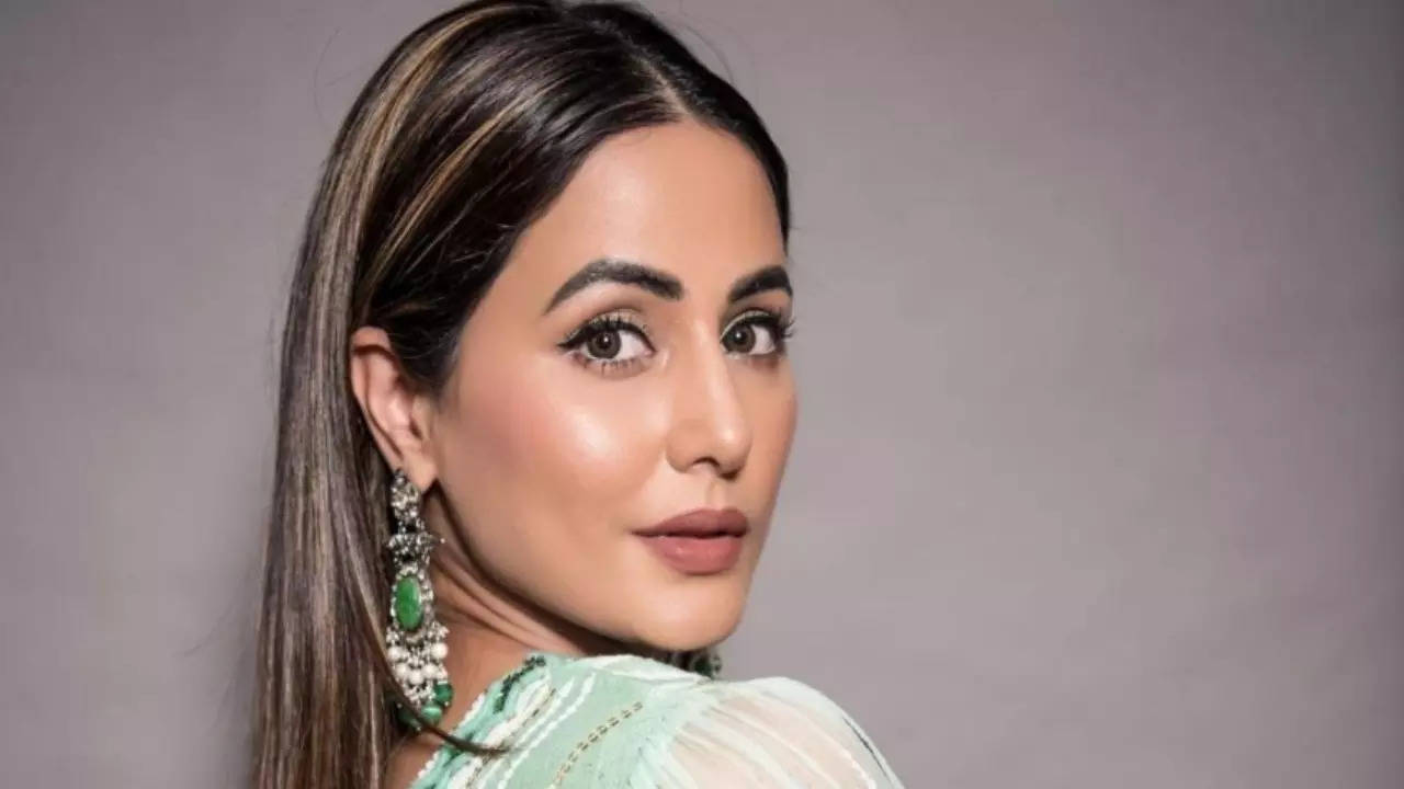 Hina Khan Reveals FIRST Reaction To Her Stage 3 Breast Cancer Diagnosis: I Looked Up And Remembered...