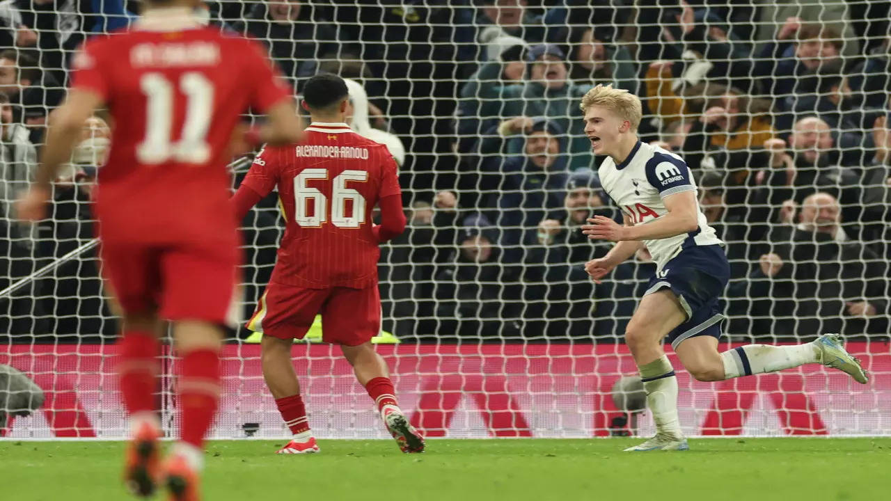 Carabao Cup Semifinal: Lucas Bergvall Nets Winner As Tottenham Hotspur End Liverpool's 24 Match Unbeaten Streak