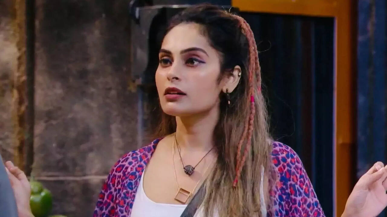 Bigg Boss Shrutika Arjun Elimination : பறி போன டைட்டில் வின்னர் வாய்ப்பு...  இந்தி பிக் பாஸ் ஷோவிலிருந்து வெளியேறினார் ஸ்ருதிகா அர்ஜூன்! | Times Now  Tamil