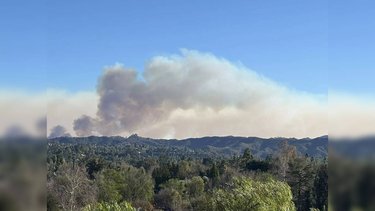 Woodland Hills Fire Smoke