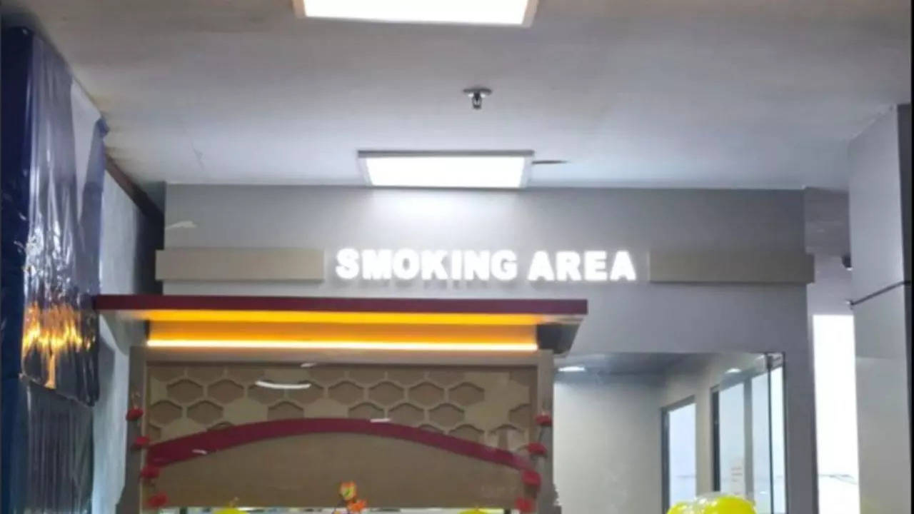 Smoking Area At Srinagar Airport