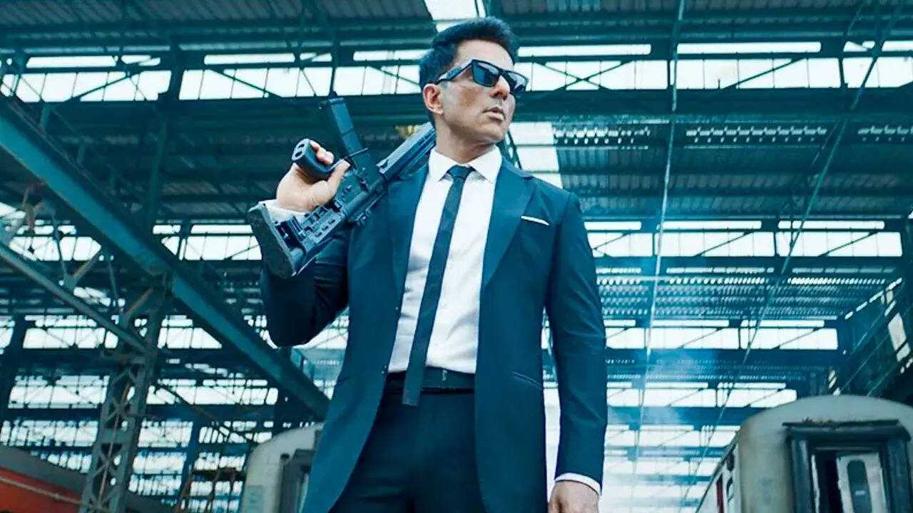 Fateh X Review: Sonu Sood 'Hollywood-Style' Actioner Gets Thumbs-Up From Fans Despite Mixed Reactions From Critics