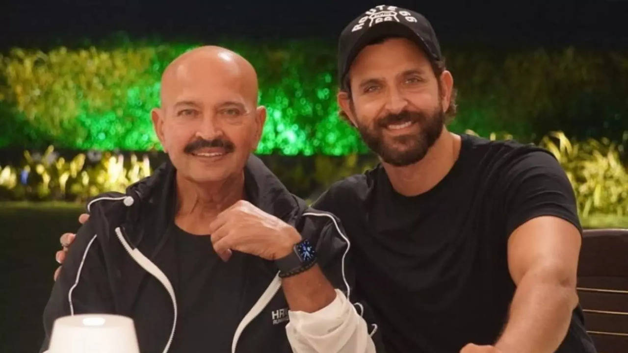 Does Hrithik Roshan Discuss His Movies With Father Rakesh Roshan? Latter Reveals | EXCL