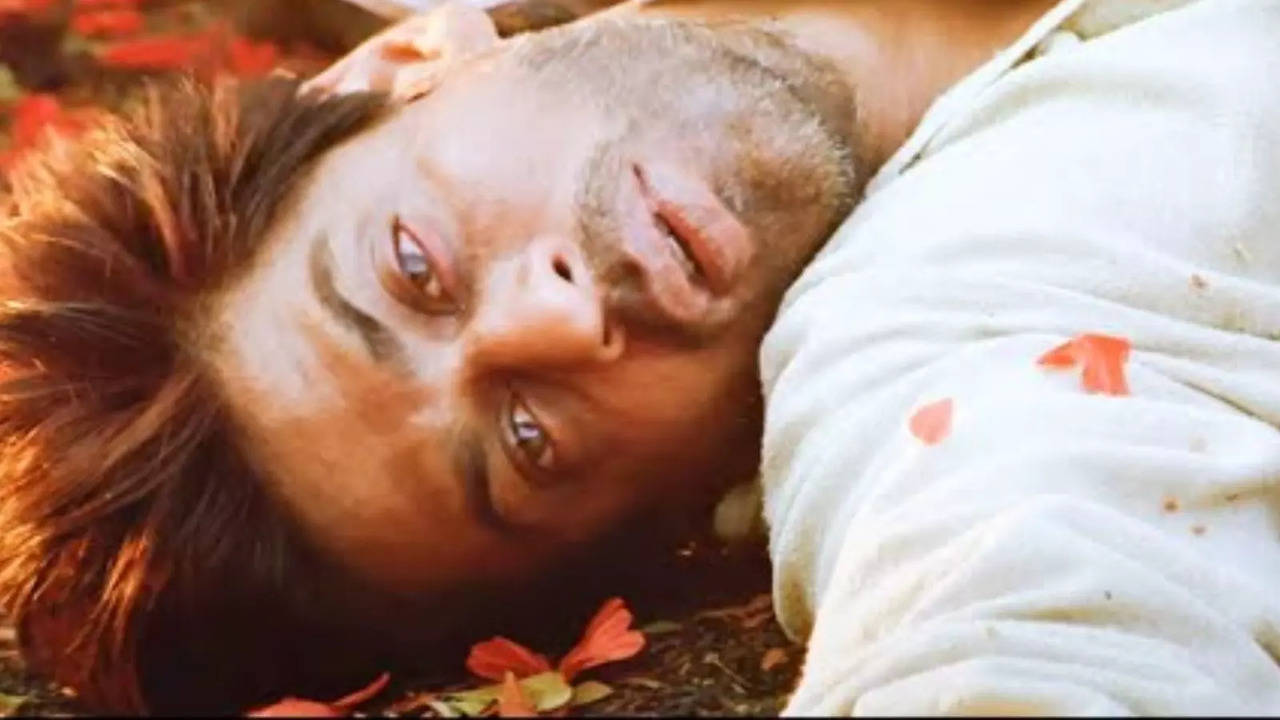 Shah Rukh Khan Used Honey On Face For Devdas Death Scene Because...