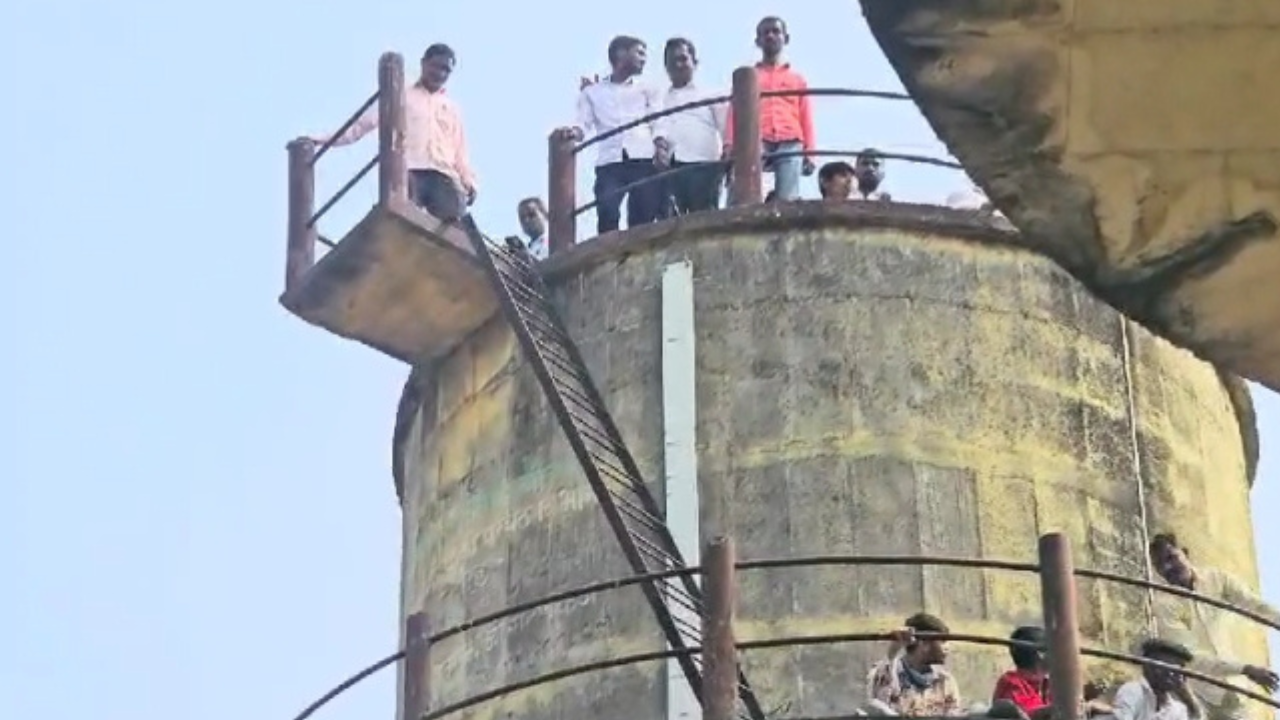 Dhananjay Deshkukh Protest 