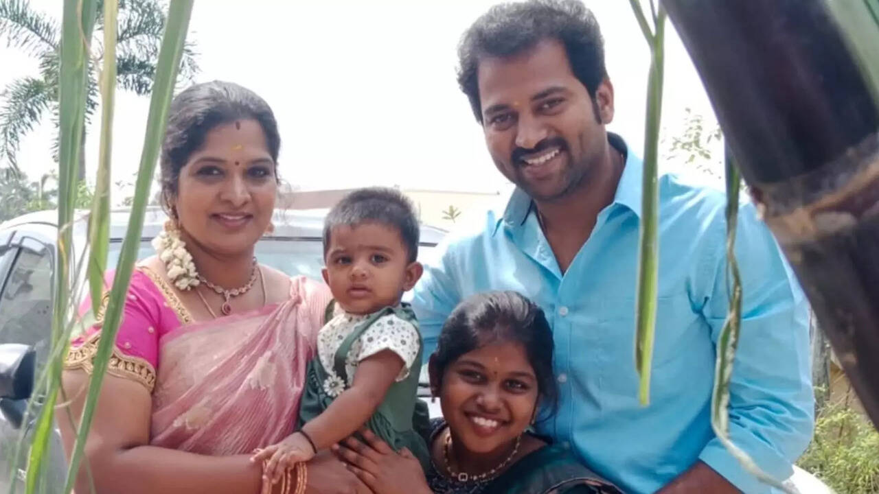  பாண்டியன் ஸ்டோர்ஸ் பழனிக்கு கல்யாணம் ஆயிடுச்சா.. மனைவி குழந்தைகள் பார்த்திருக்கீங்களா..? 