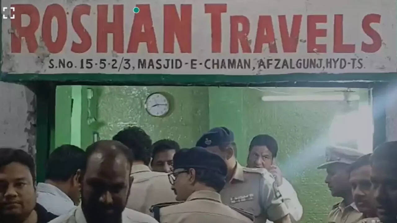 hyderabad: passengers shoot ticket manager, flee with two bags - links to karnataka heist suspected