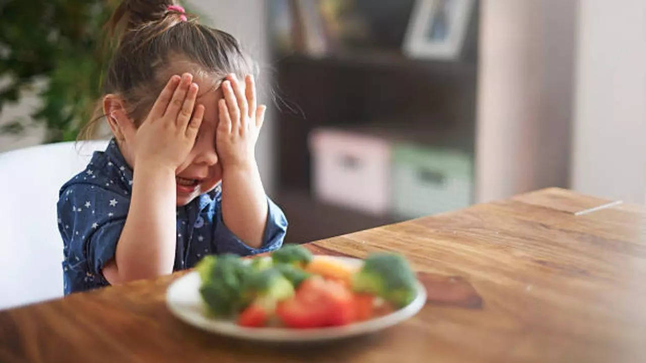 Should you force your child to eat everything served on their plate? Experts don’t think so; here’s why