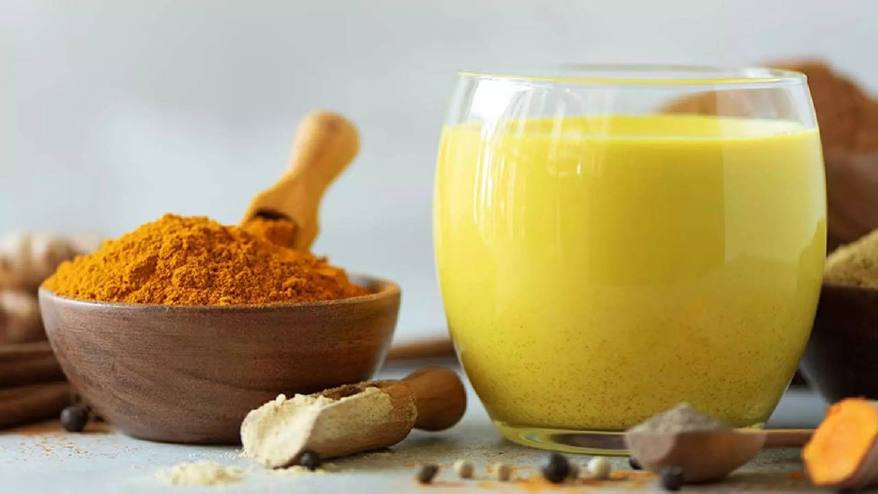 amazing benefits of drinking milk mixed with turmeric and pepper: 5 health benefits you should know