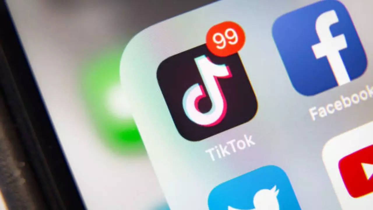 Are You Hooked On TikTok, Here's What An Impending US Ban Could Mean for Your Mental Health 