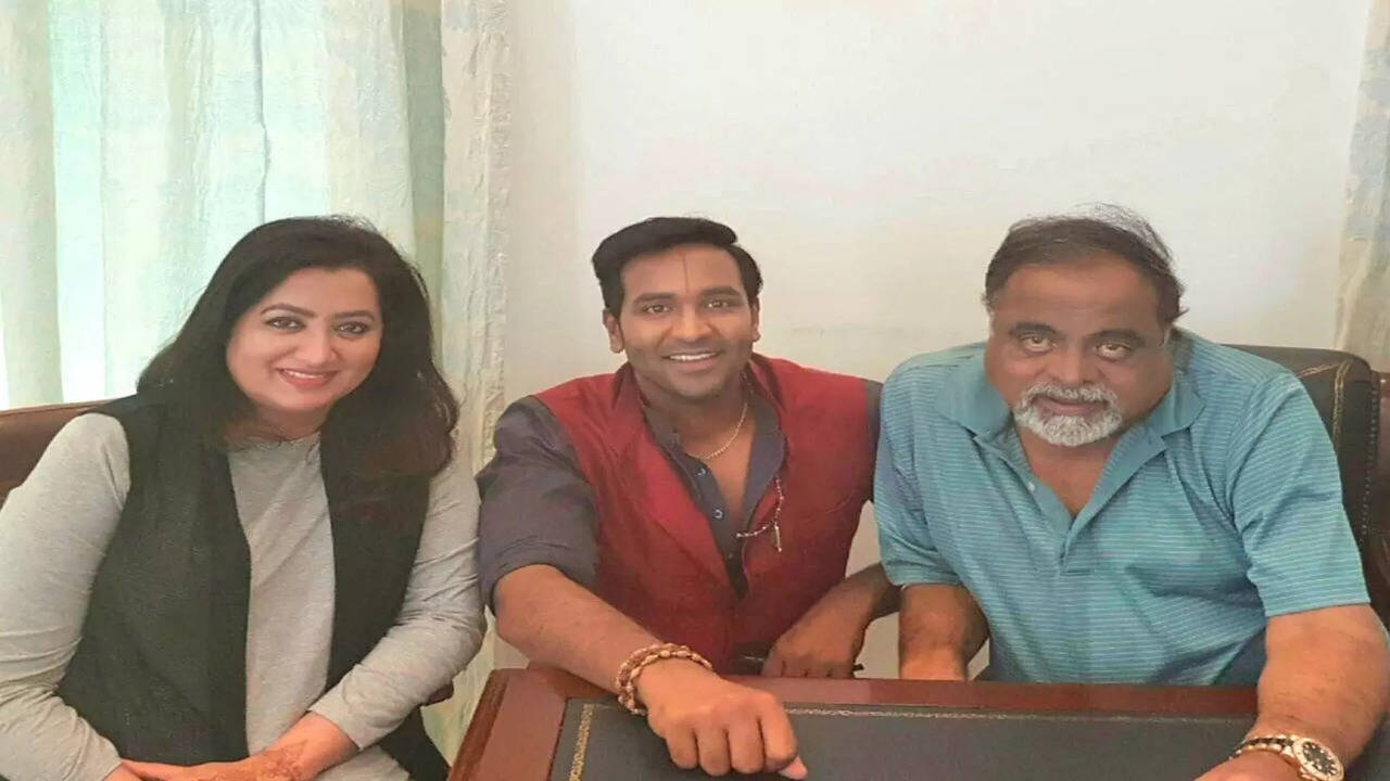 Vishnu Manchu with Ambareesh and Sumalatha Ambareesh