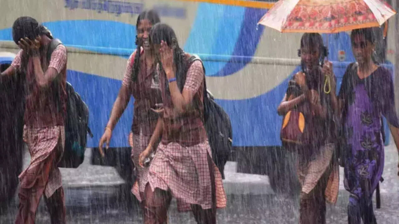  தமிழகத்தில் மீண்டும் ஆரஞ்ச் அலர்ட்.. இந்த மாவட்டங்களில் வெளுக்கப்போகும் கனமழை.. வானிலை எச்சரிக்கை! 