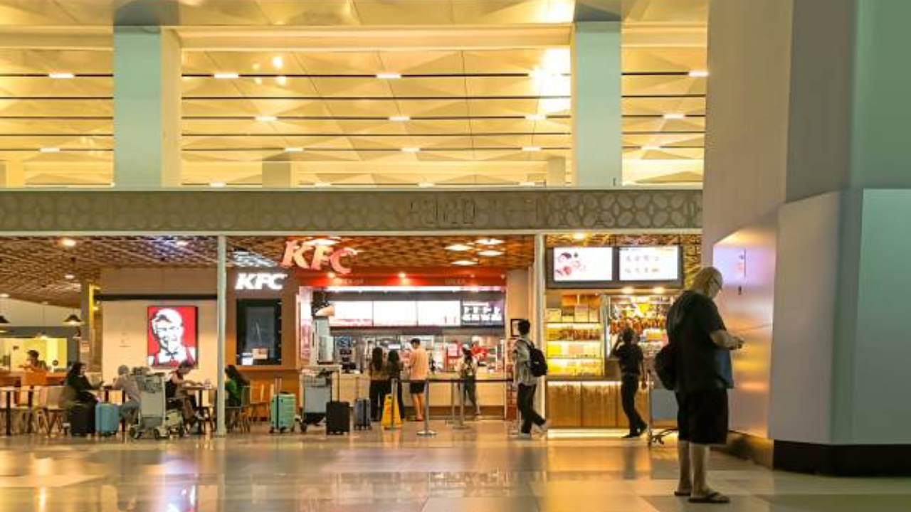 Kolkata Airport’s Affordable Café Wins Hearts: 27,000 Passengers Served in a Month