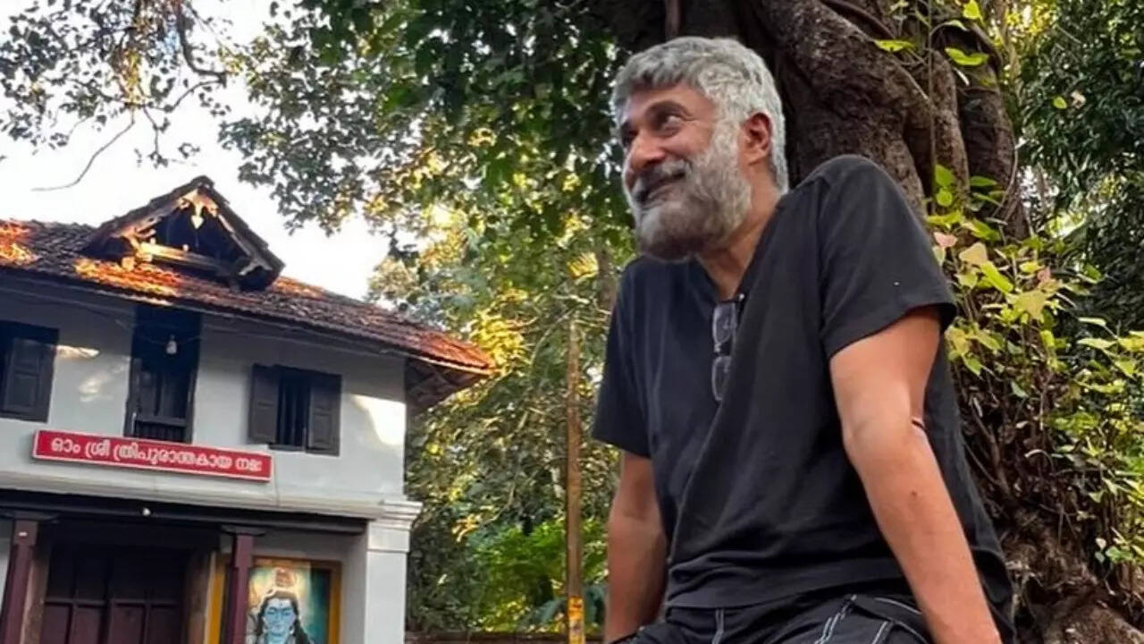 The Kashmir Files Director Vivek Agnihotri UNHAPPY With Hike In MSRTC Buses, Auto Rickshaw And Taxi Fares