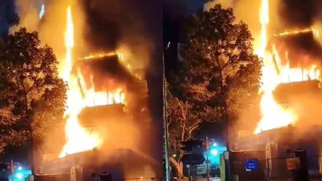 pune: massive fire breaks out near shivar chowk- video