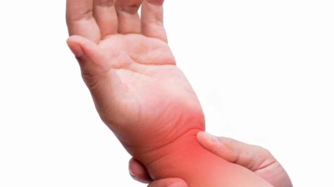 maharashtra reports first suspected death due to guillain-barré syndrome, cases surge in pune