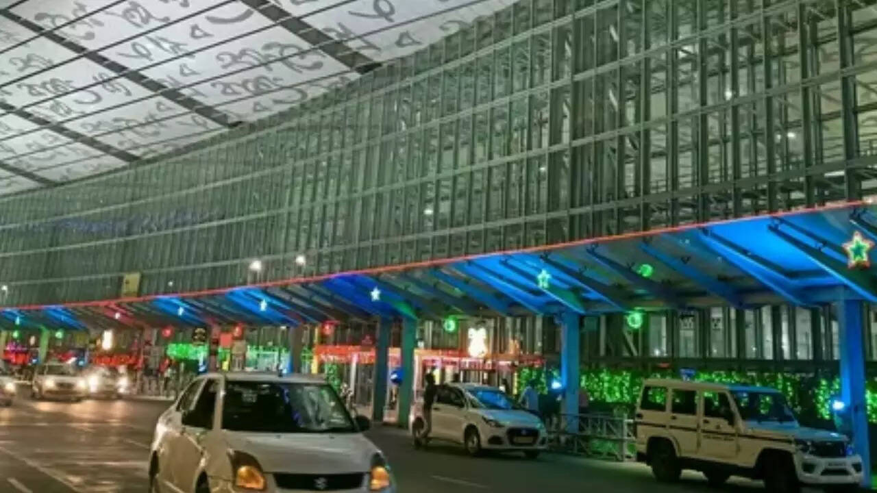 kolkata: man dies after jumping from flyover at netaji subhas chandra bose international airport