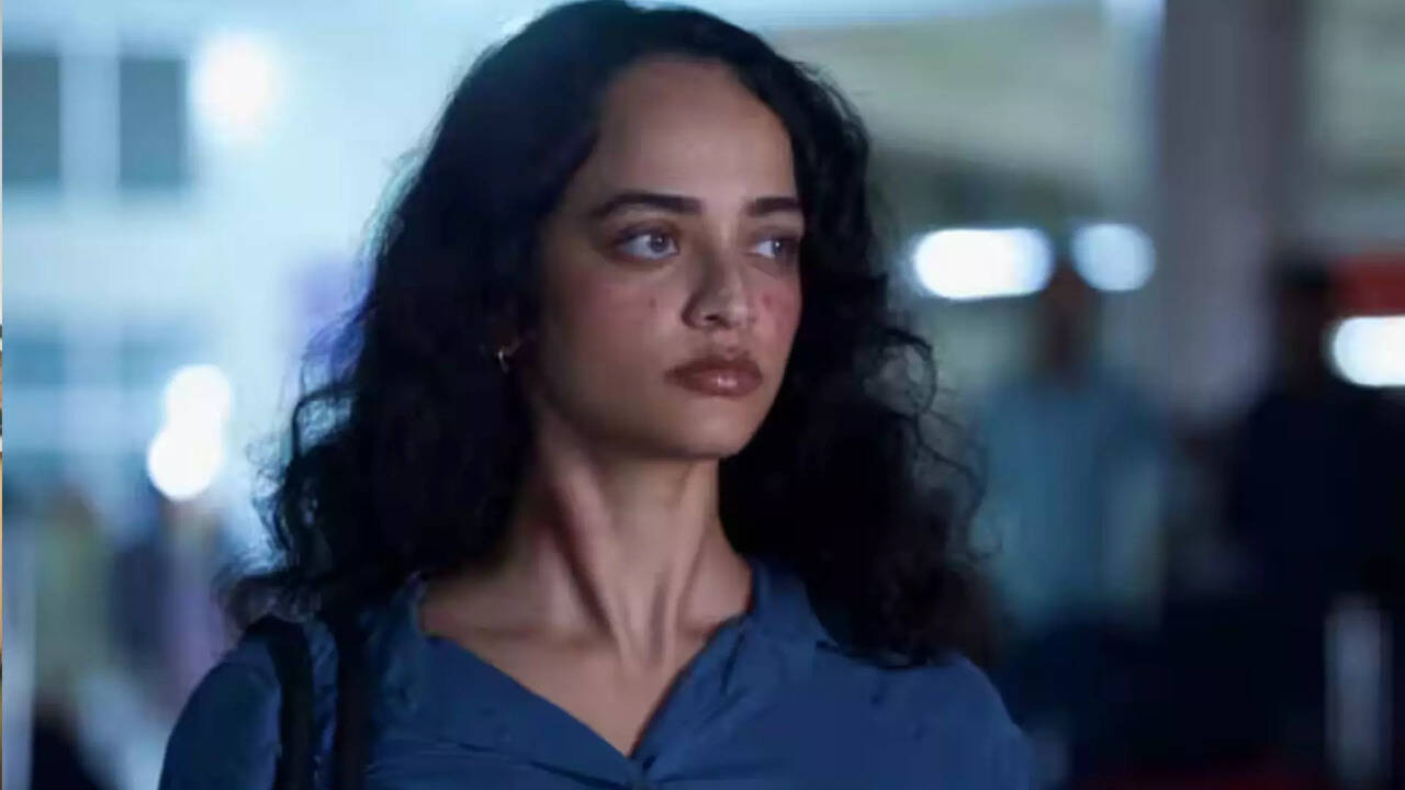  இயக்குனர் வெற்றிமாறன் வழங்கும் பேட் கேர்ள் படத்தின் டீசர்! 