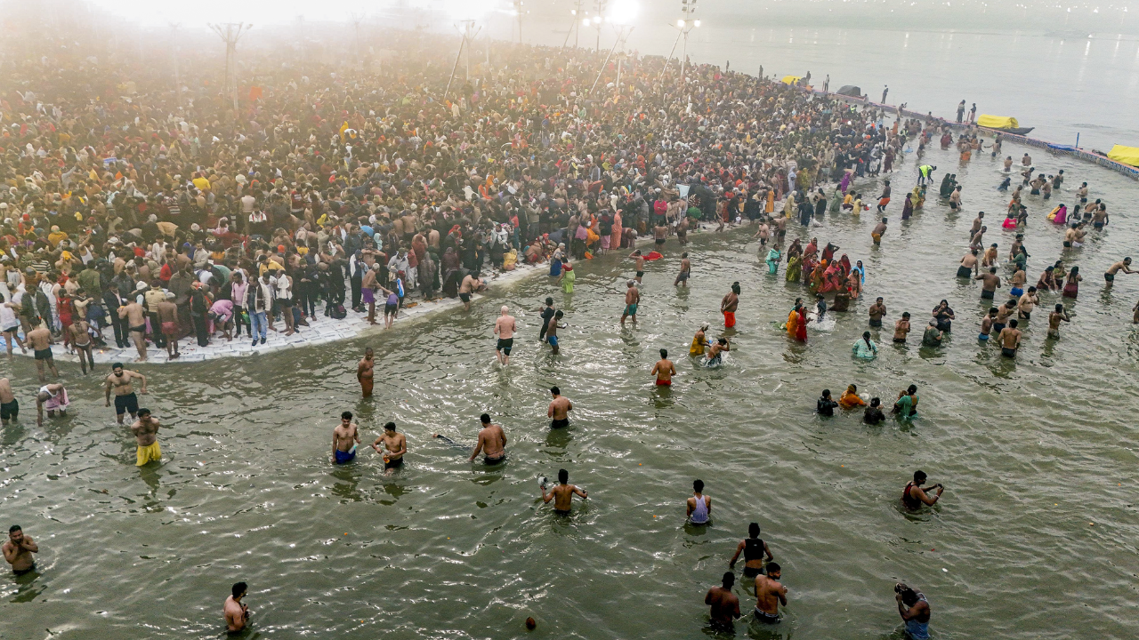 'Amrit Snan' on Mauni Amavasya