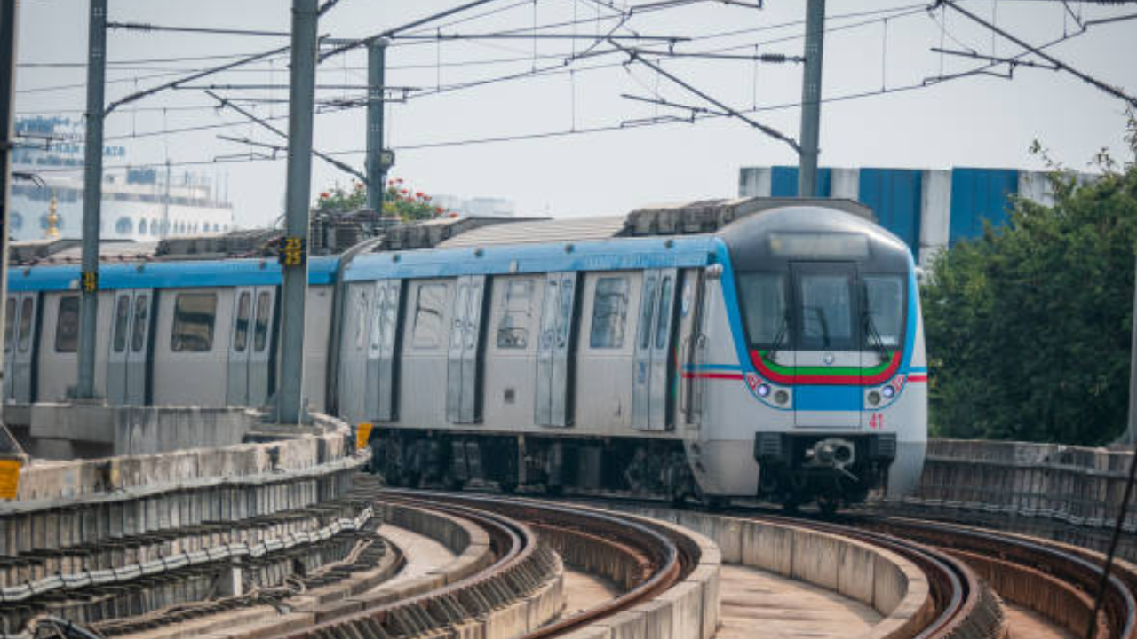 hyderabad metro's hitec city-ameerpet section disrupted for hours; what was the reason?