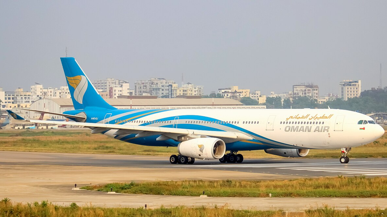 hyderabad: flyers 'forced' to wait 8-hour in suffocation at oman airlines flight - watch