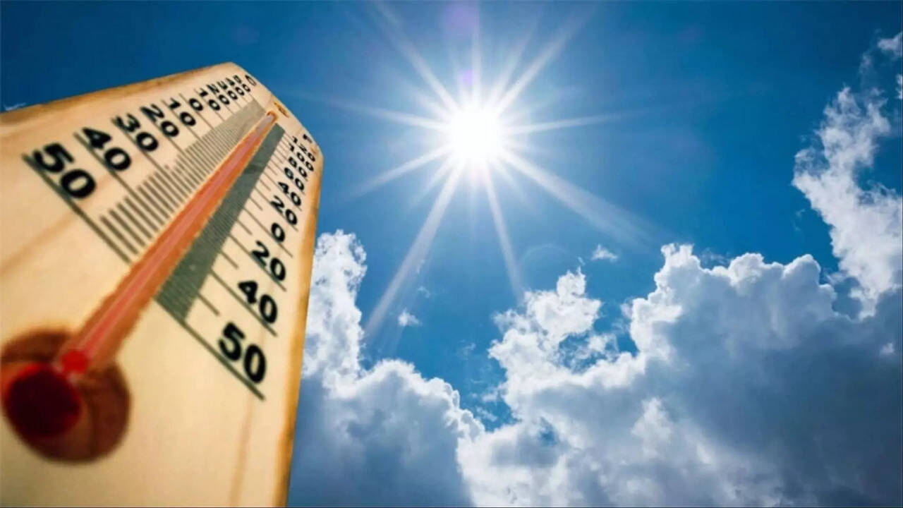  வந்தாச்சு வெயில்.. தமிழகத்தில் வெப்ப நிலை 2 முதல் 3 டிகிரி அதிகரிக்கும் என வானிலை ஆய்வு மையம் தகவல் 