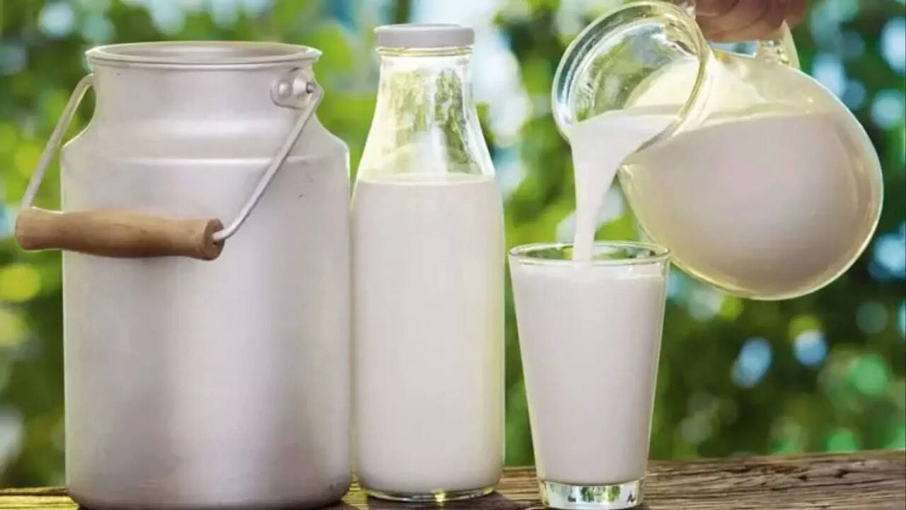  பால் விலை திடீர் உயர்வு.. வாடிக்கையாளர்களுக்கு ஷாக் கொடுத்த தனியார் நிறுவனங்கள்.. முழு விவரம் இதோ 