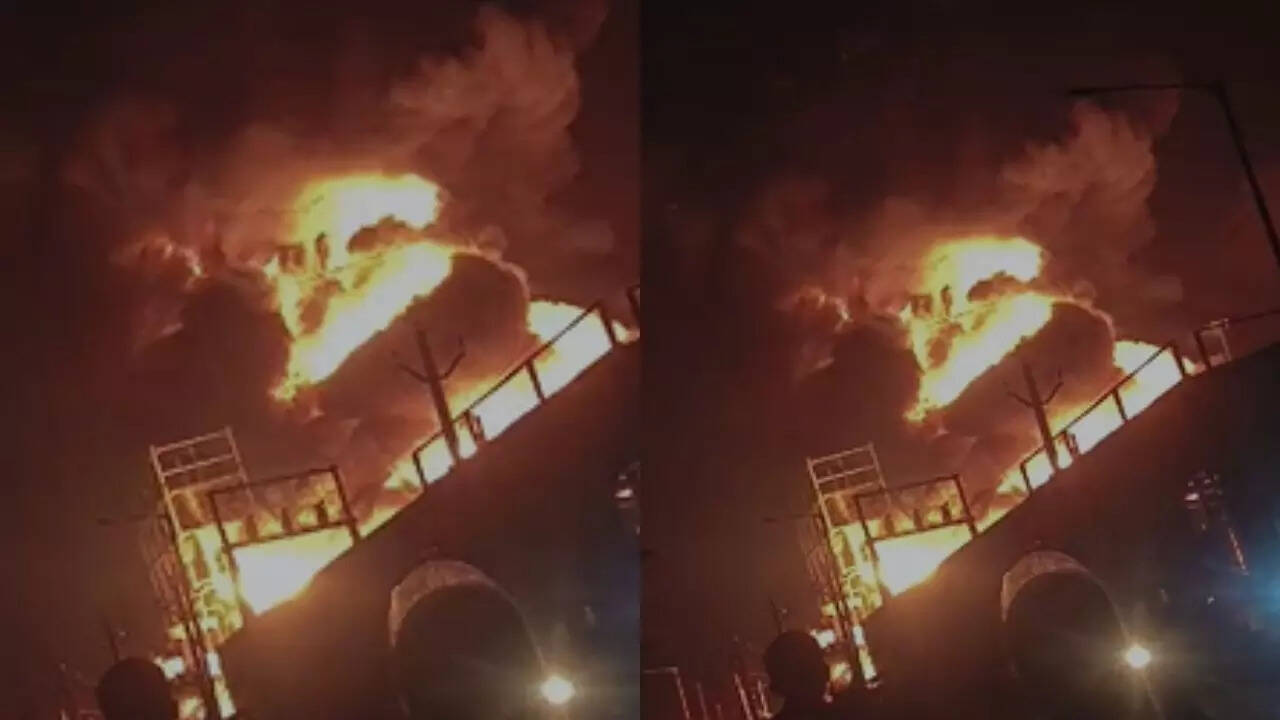 hyderabad: massive fire breaks out at chemical factory in cherlapally-video