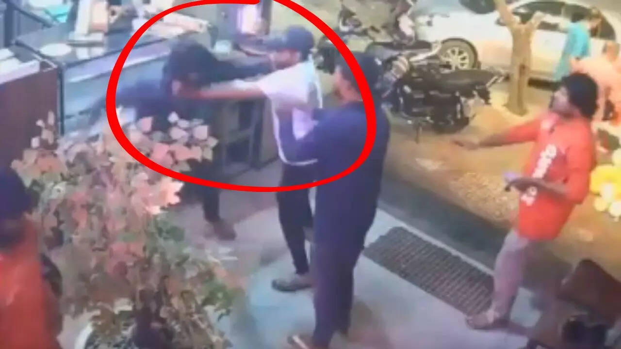 kannada vs hindi: bengaluru food delivery executive attacked over language? watch viral clip