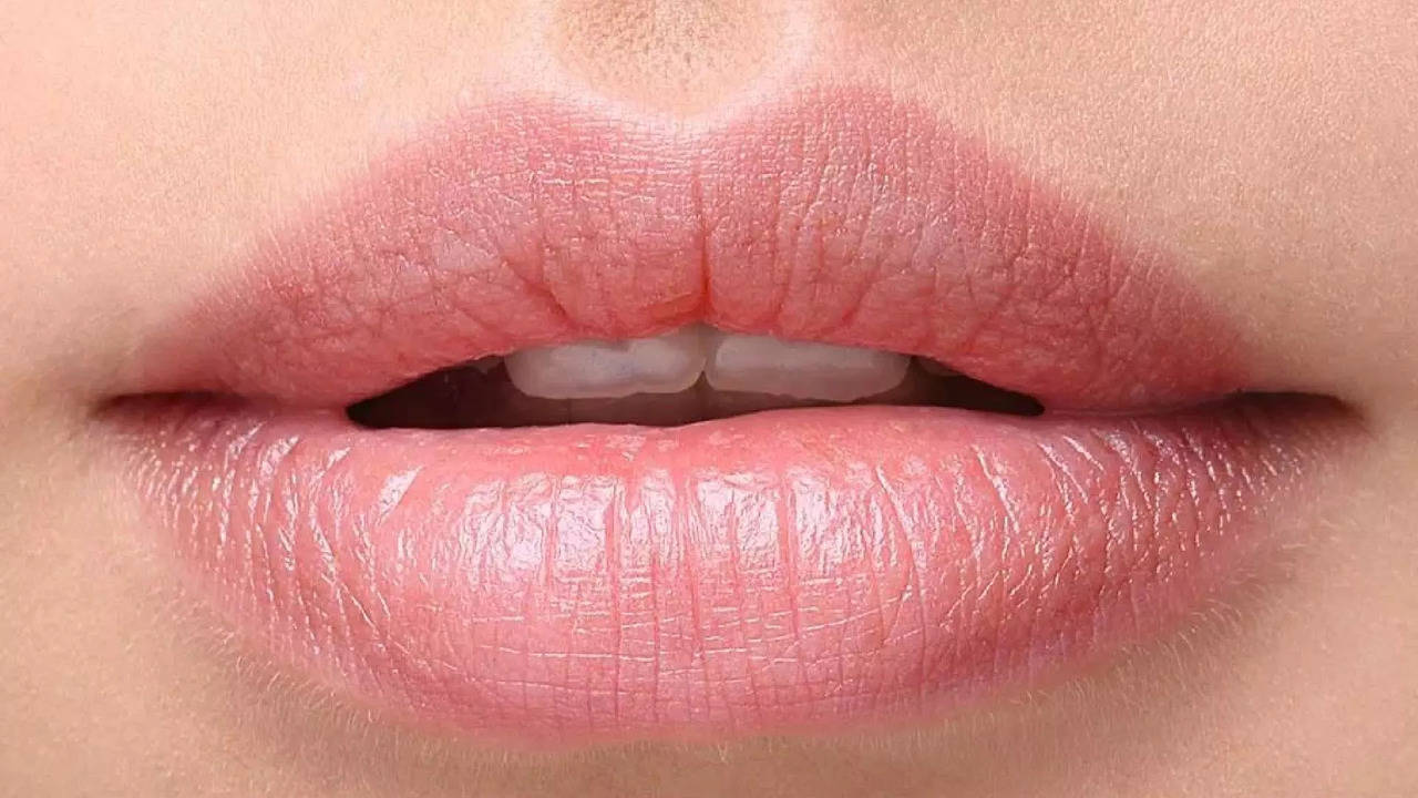 natural remedies to restore the natural color of dark lips