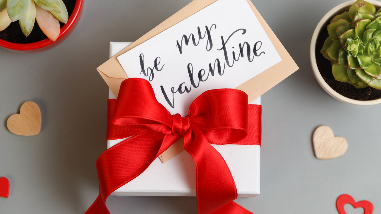 Budget-Friendly Valentine’s Day Gifts in Hyderabad Under Rs 100 Budget-Friendly Valentine’s Day Gifts in Hyderabad Under Rs 100