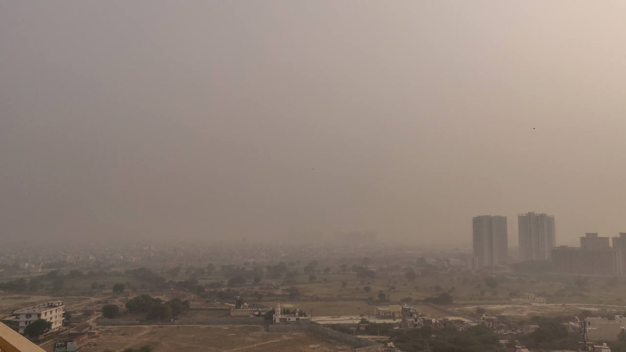 delhi weather: chilly winds sweep through capital, min temp to drop to 7 deg celsius today