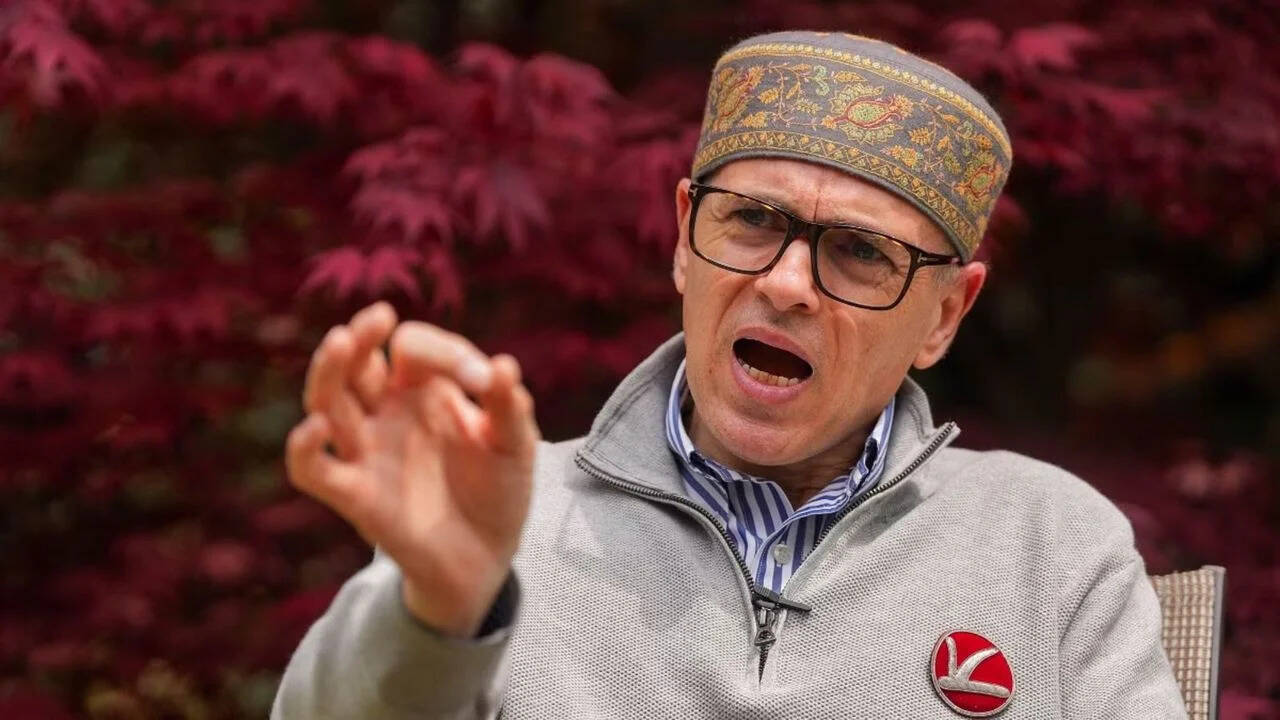 delhi election 2025 results 'aur lado apas mein!': omar abdullah's cryptic post after bjp crosses halfway mark in early trends