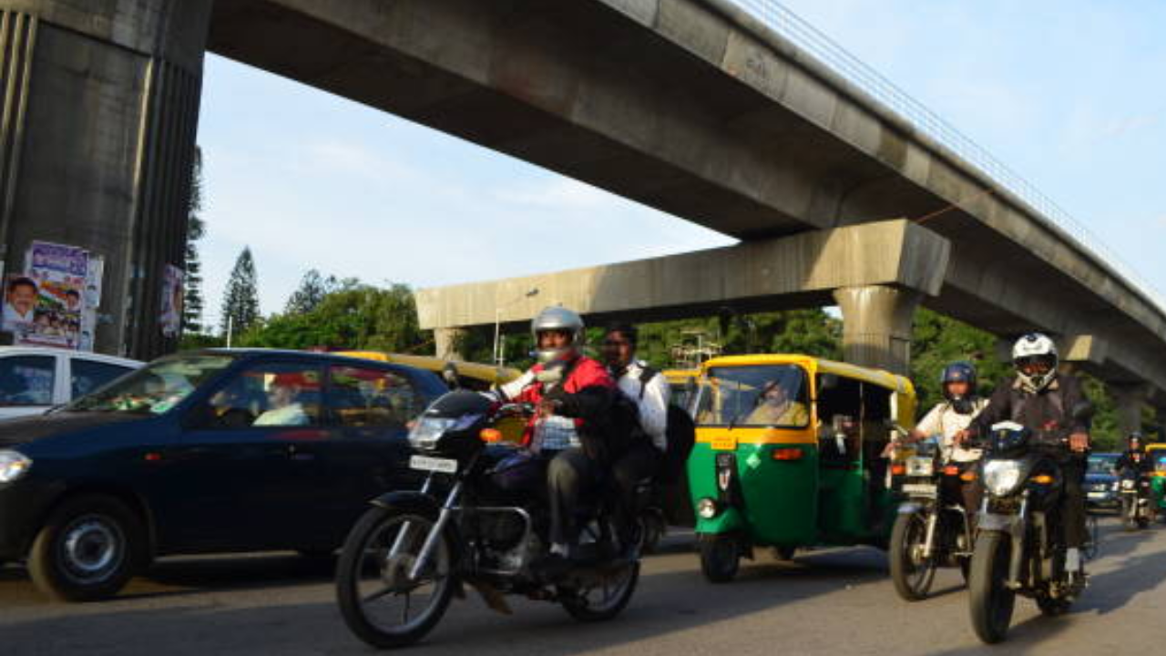 bengaluru air show heavy traffic near yelahanka airforce station today ahead of aero show rehearsal; check alternative route to bengaluru kempegowda airport